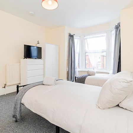 Shirley House 5, Guest House, Self Catering, Self Check In With Smart Locks, Use Of Fully Equipped Kitchen, Close To City Centre, Ideal For Longer Stays And Fawley Contractors Southampton Dış mekan fotoğraf