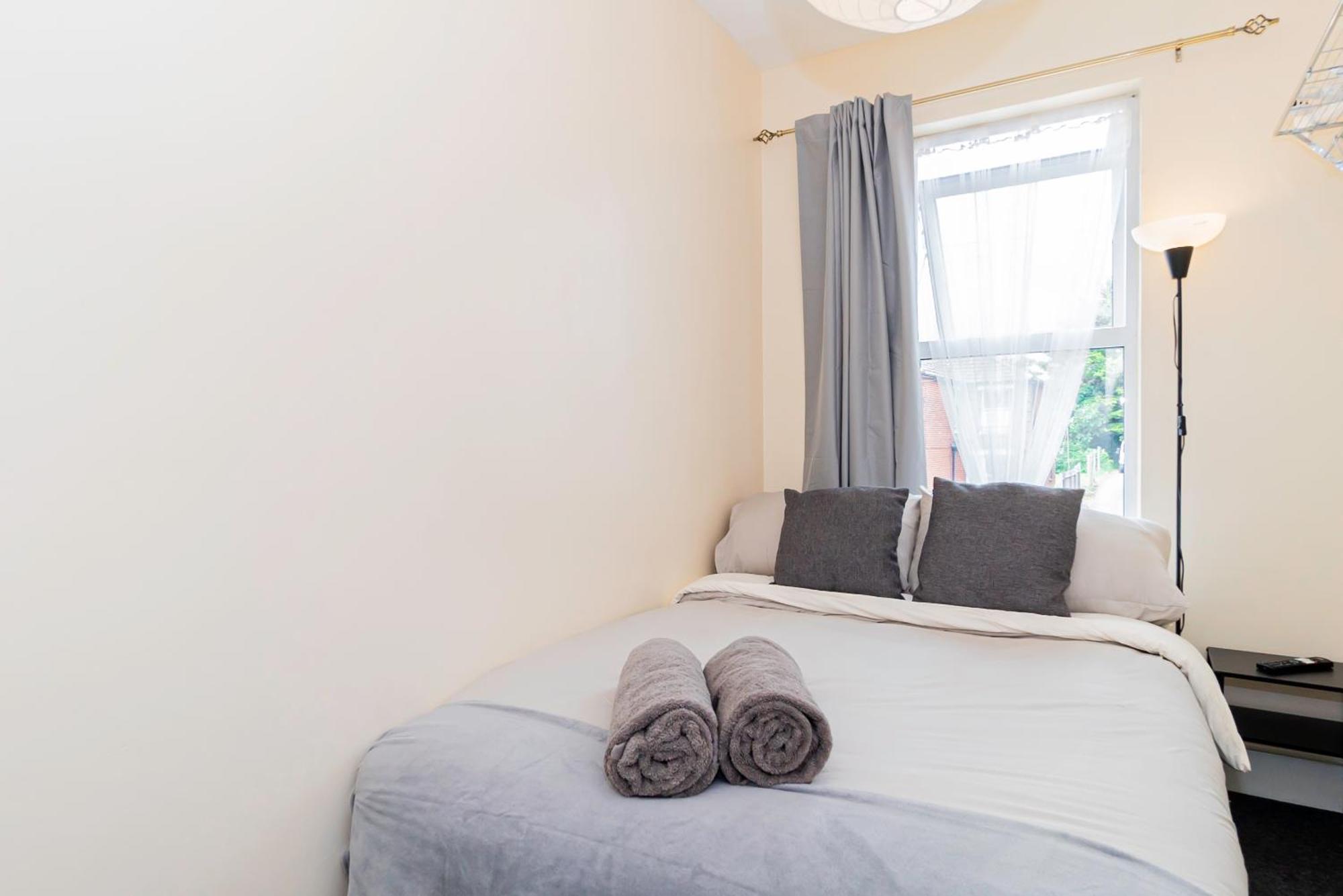 Shirley House 5, Guest House, Self Catering, Self Check In With Smart Locks, Use Of Fully Equipped Kitchen, Close To City Centre, Ideal For Longer Stays And Fawley Contractors Southampton Dış mekan fotoğraf