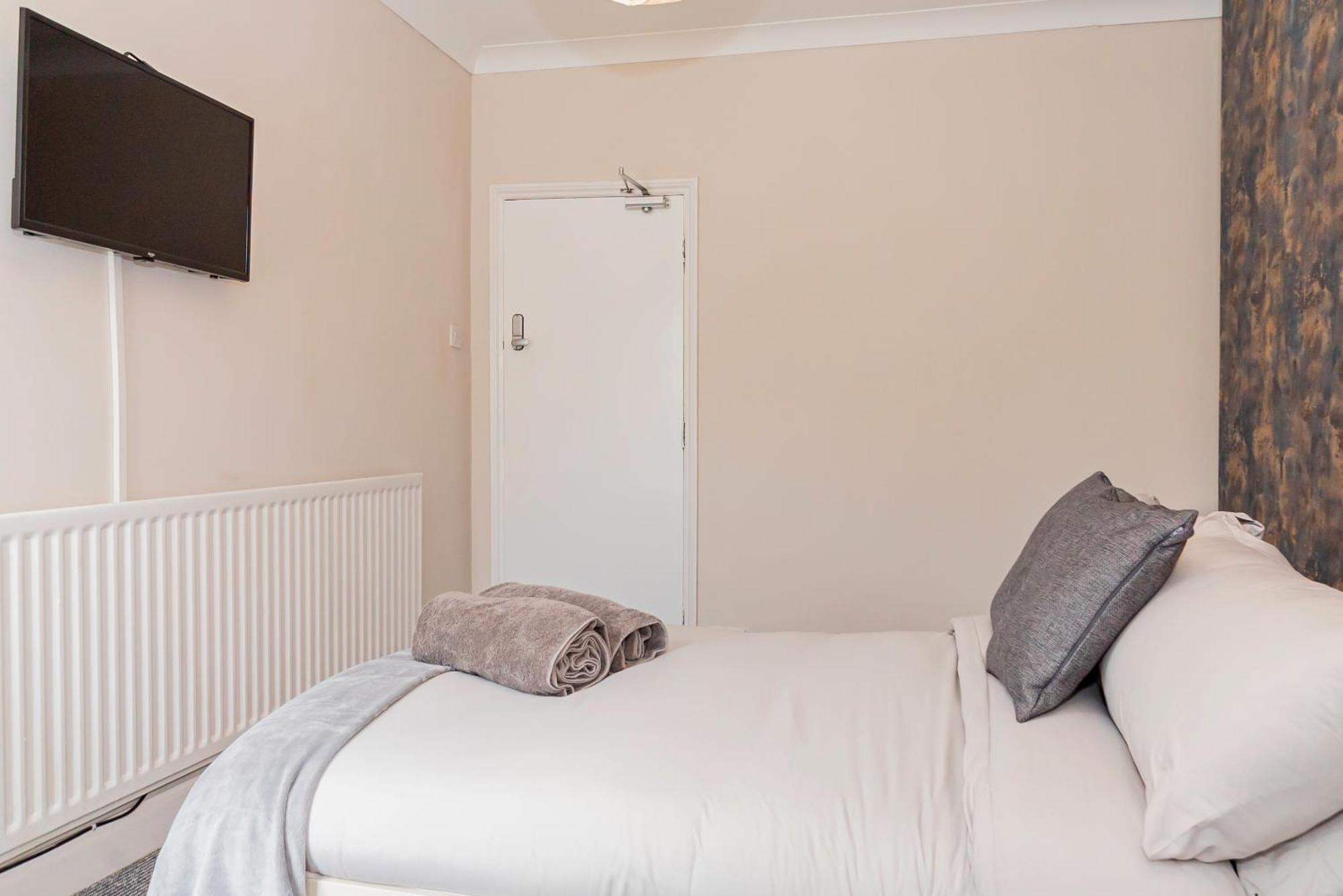 Shirley House 5, Guest House, Self Catering, Self Check In With Smart Locks, Use Of Fully Equipped Kitchen, Close To City Centre, Ideal For Longer Stays And Fawley Contractors Southampton Dış mekan fotoğraf